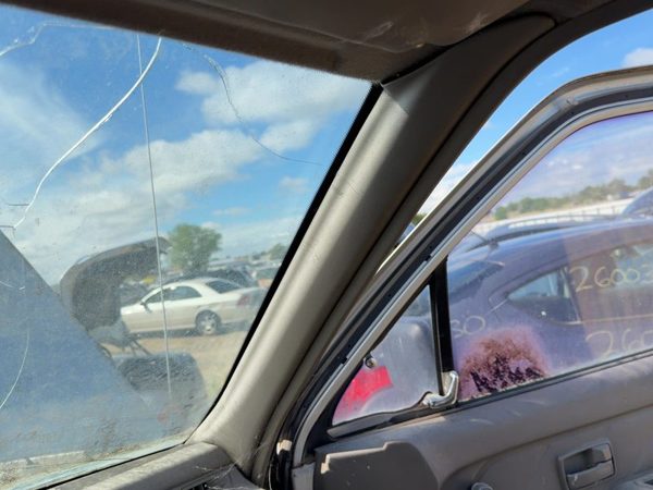 1988-1995 Isuzu Pup Passenger Right A Pillar Trim Windshield Post Panel Oem Gray — photo 2