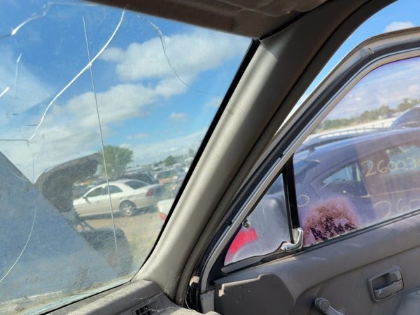 1988-1995 Isuzu Pup Passenger Right A Pillar Trim Windshield Post Panel Oem Gray — photo 1