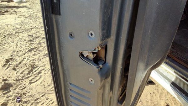 80-91 F250 Pickup Driver Left Front Door Latch With Rods/Cables Oem — photo 2