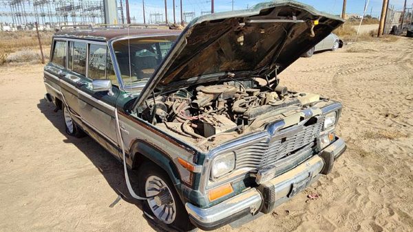 1984 Jeep Grand — vehicle photo 2