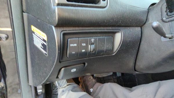 2004-2005 Hyundai Xg350 Lower Dash Under Column Knee Bolster Trim Panel Black — photo 2