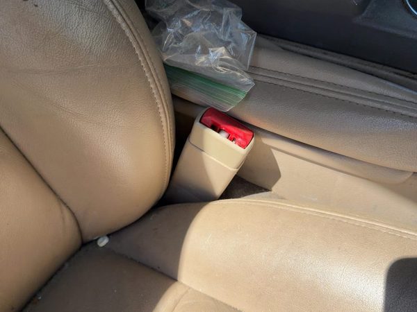 2001 Lincoln LS Passenger Right Front Seat Belt Buckle Receiver Tan 4H OEM — photo 5