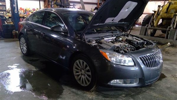 2011 Buick Regal — vehicle photo 4