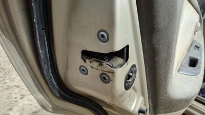 2000-2003 Nissan Maxima Driver Left Rear Door Latch With Rods/Cables Oem Back