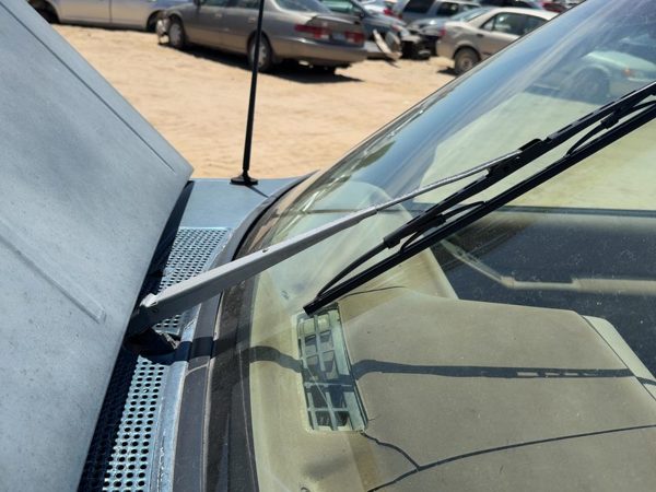 91-94 Ford Explorer 2 Dr Passenger Right Windshield Wiper Arm OEM Blade Lever — photo 1