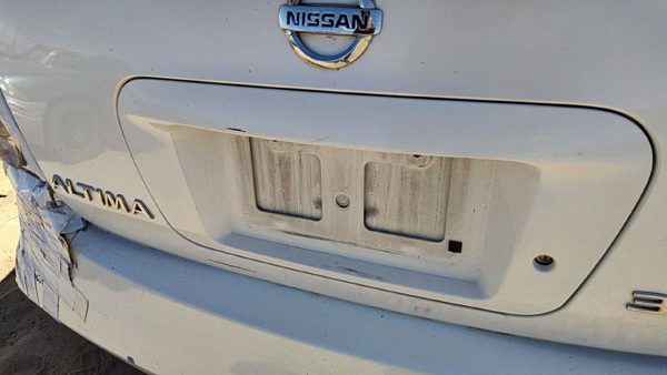 02-06 Altima License Plate Trim Surround Panel Oem Tail Trunk Finish White Qx3 — photo 4