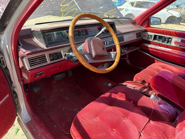 1986 Oldsmobile Delta 88 — vehicle photo 3