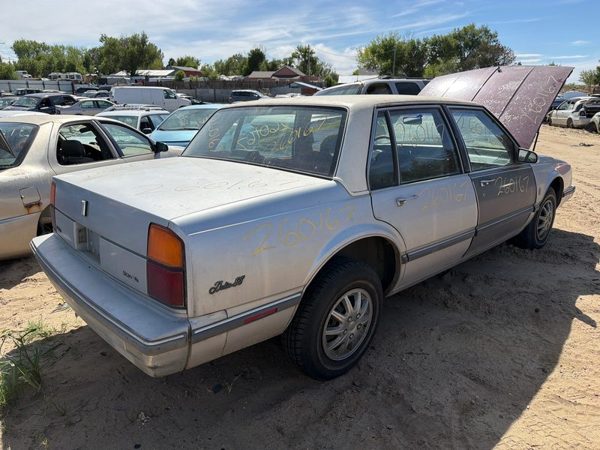 1986 Oldsmobile Delta 88 — vehicle photo 5