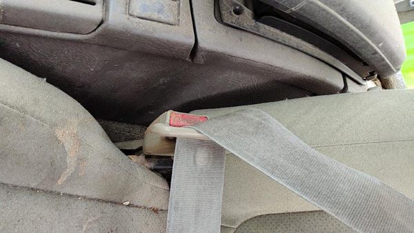 2001-2003 Nissan Maxima Driver Left Front Seat Belt Buckle Receiver Oem Tan — photo 3