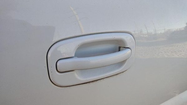 00-04 Suburban Passenger Right Rear Outside Door Handle Back 50U Summit White — photo 3