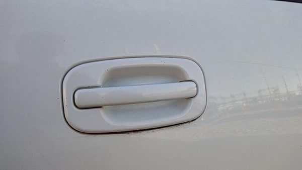 00-04 Suburban Passenger Right Rear Outside Door Handle Back 50U Summit White — photo 4