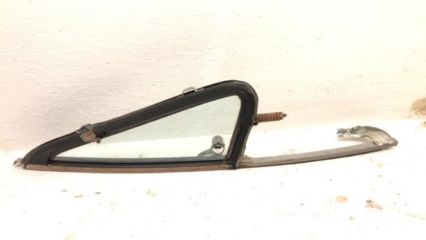 73-87 Sierra K10 1500 Passenger Right Front Vent Window Small Door Glass W Frame — photo 1