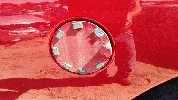 2002-2008 Dodge Ram 1500 Fuel Tank Door With Hinge Gas Lid Oem Red Pr4 6ft Bed — photo 1