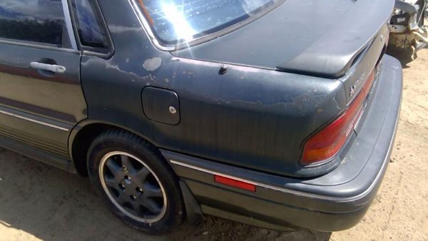 1991 Mitsubishi Galant Quarter Panel LH — photo 3