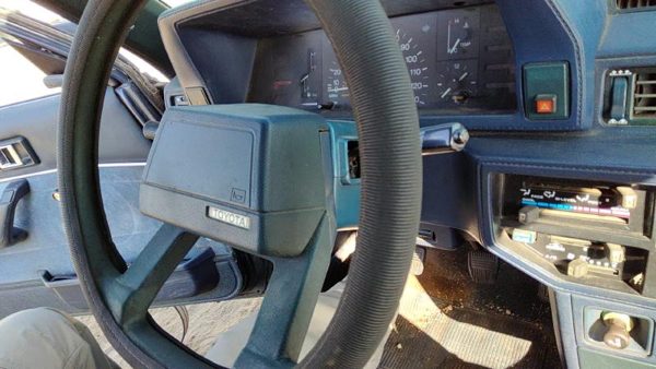 1986 Toyota Camry Steering Column — photo 3