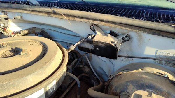 1988-2000 Gmc Sierra 2500 Windshield Wiper Motor Oem 12368702 — photo 1