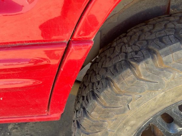 00 Grand Cherokee Driver Left Rear Moulding On Quarter Panel Oem Flame Red Pr4 — photo 3