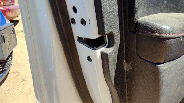 2013-2016 Ford Fusion Driver Left Front Door Latch With Rods/Cables Oem — photo 1