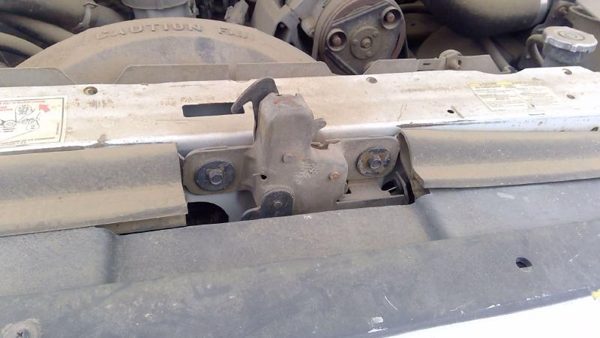 1992-1997 Ford F450 Hood Latch Assembly With Bracket Oem F4tz16138b — photo 1
