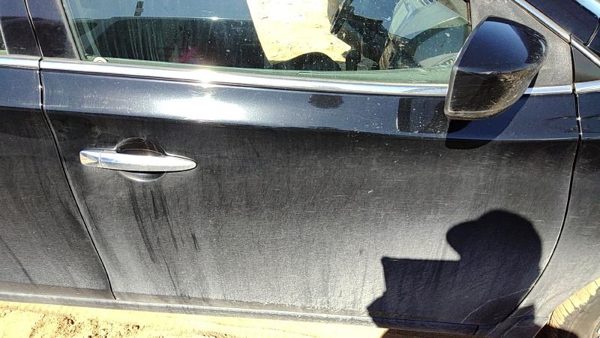 2019 Nissan Sentra Front Door RH Black KH3 — photo 1
