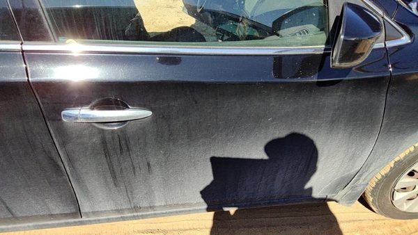 2019 Nissan Sentra Front Door RH Black KH3 — photo 2