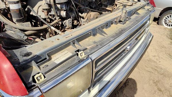 1987-1991 Ford F150 Top Plastic Cover Above Radiator Support Oem Sight Shield — photo 2