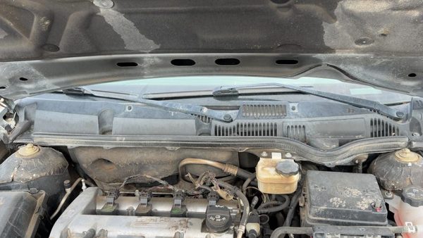 2003-2007 Saturn Ion Windshield Wiper Cowl Vent Trim Panel Oem Cover — photo 4