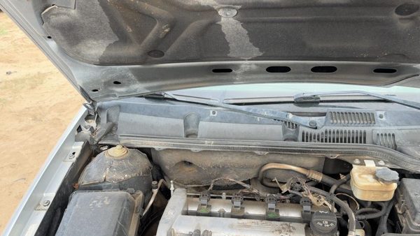 2003-2007 Saturn Ion Windshield Wiper Cowl Vent Trim Panel Oem Cover — photo 1