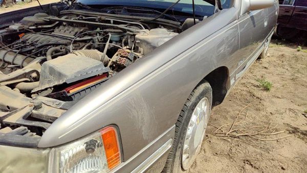 1997-1999 Cadillac Deville Driver Left Front Fender Oem 46A Beige 88890005 — photo 2