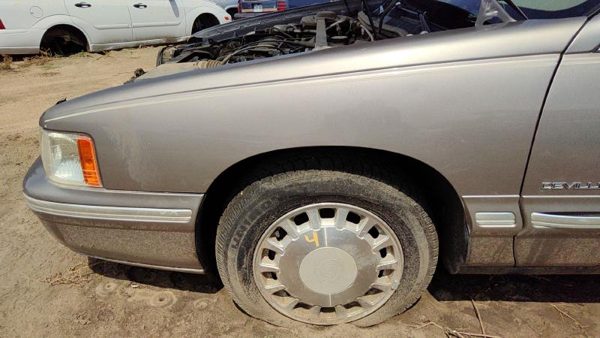 1997-1999 Cadillac Deville Driver Left Front Fender Oem 46A Beige 88890005 — photo 1