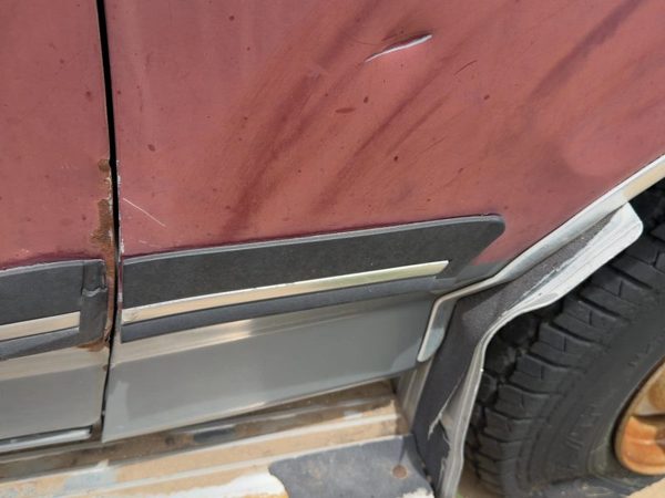 1987-1991 Ford F150 Passenger Right Moulding From Fender Oem Trim Strip — photo 2