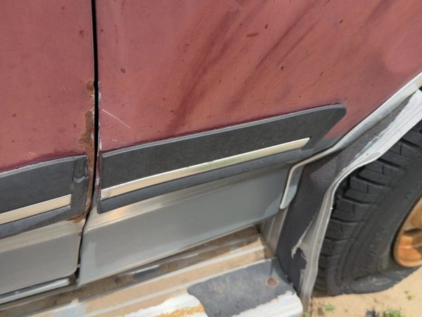 1987-1991 Ford F150 Passenger Right Moulding From Fender Oem Trim Strip — photo 4