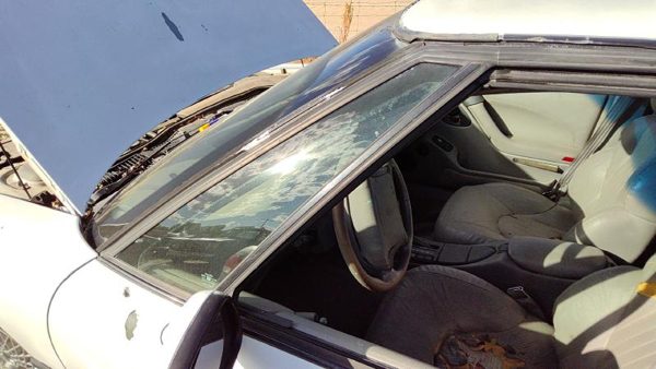 92-99 Bonneville Driver Left Front Vent Window Small Door Glass With Frame — photo 1