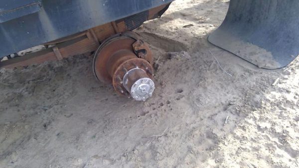 1996 Ford F450 Rear Axle Assy. — photo 2