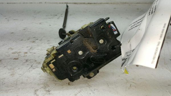2006 Vw Jetta Driver Left Front Door Latch Assembly Oem — photo 1