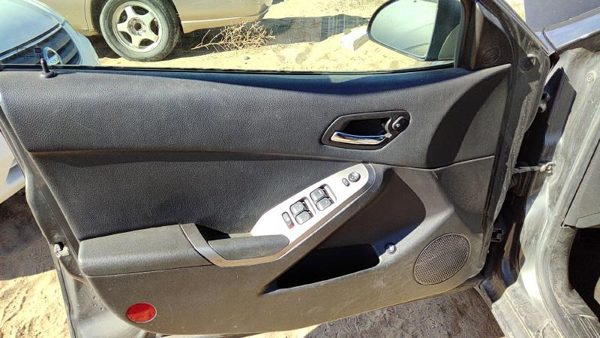 05-10 G6 Driver Left Front Door Trim Panel With Master Switch Sedan Black 19B — photo 1