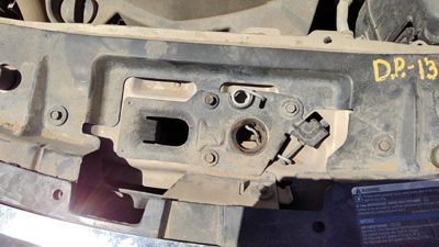 2007-2008 Suzuki Grand Vitara Xl-7 Hood Latch Assembly With Bracket Oem