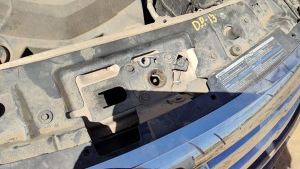 2007-2008 Suzuki Grand Vitara Xl-7 Hood Latch Assembly With Bracket Oem — photo 4