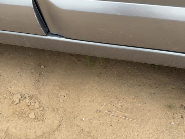 05-09 Legacy Outback Driver Lower Rocker Panel Moulding Side Skirt Silver Slq — photo 5