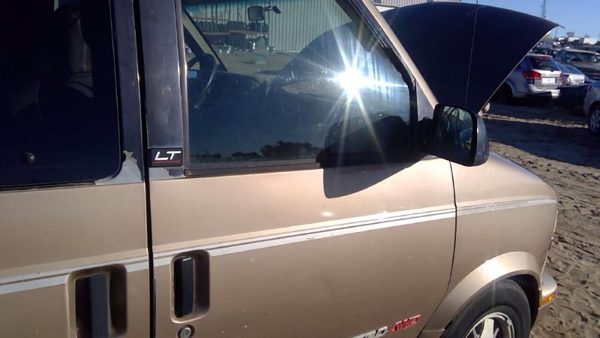 1995 Chevy Astro Front Door RH Brown — photo 7