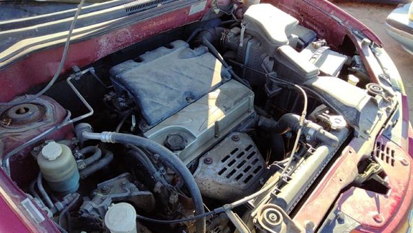 2004 Mitsubishi Outlander — vehicle photo 8