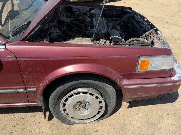 1987-1988 Nissan Maxima Passenger Right Front Fender Oem 4Dr Sedan Red — photo 3