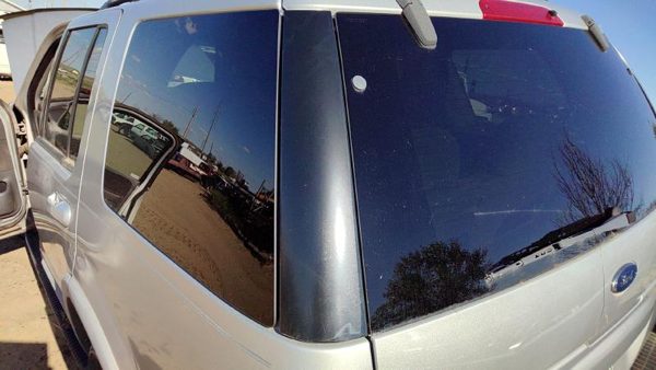 02-05 Ford Explorer Driver Left Rear Moulding On Quarter Panel Oem Upper Corner — photo 5