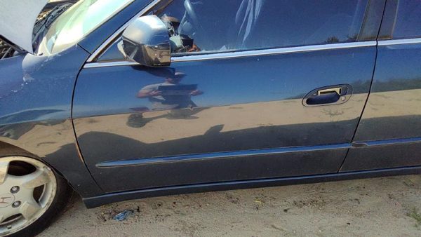 1999 Honda Accord Front Door LH Gray — photo 3