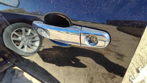 2011 Chevrolet Malibu Outside Door Handle LH Chevy 58U Black Granite — photo 1
