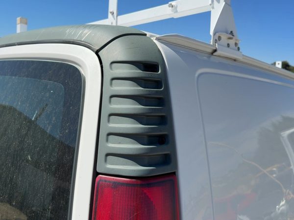 00 Chevy Express 2500 Passenger Right Rear Moulding On Quarter Panel Oem 135" Wb — photo 4