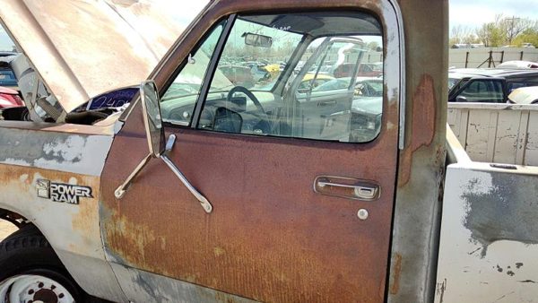 1986 Dodge Ram Front Door LH Silver — photo 7