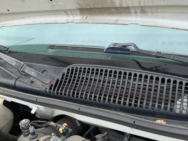 2002 Chevy Express Van 2500 Windshield Wiper Cowl Vent Trim Panel Oem Cover — photo 2