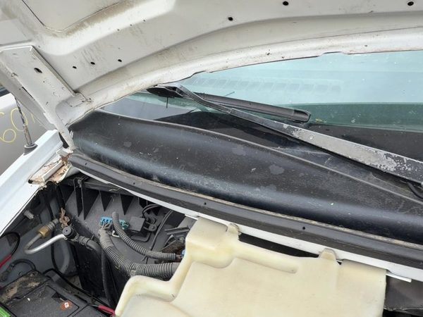 2002 Chevy Express Van 2500 Windshield Wiper Cowl Vent Trim Panel Oem Cover — photo 8