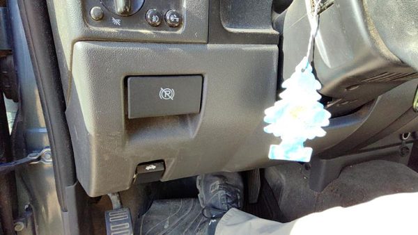 2004-2012 Gmc Canyon Lower Dash Under Column Knee Bolster Trim Panel Oem — photo 1